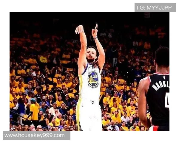 库里又创新纪录！比詹姆斯快1500场，三分球为何如此精准？